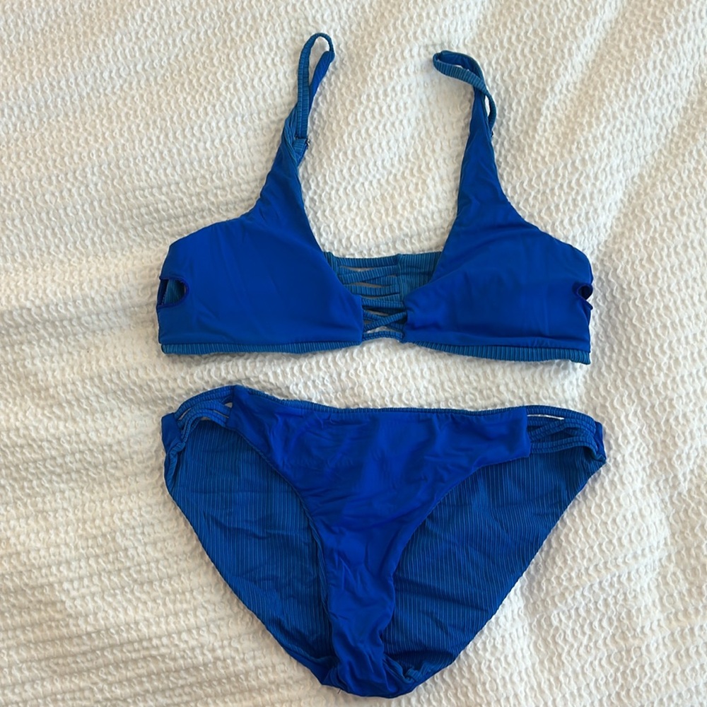 Blue bikini - Picture 3 of 4